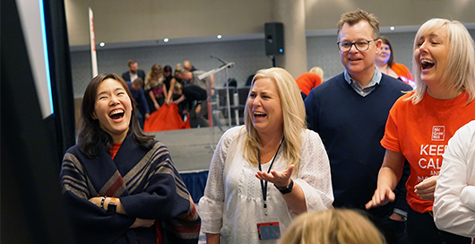 Our diverse McGraw Hill Canada team members 我们多样化的McGrawbeplay提现需要多久 Hill加拿大团队成员